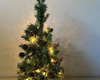 Small Christmas tree 24 in
