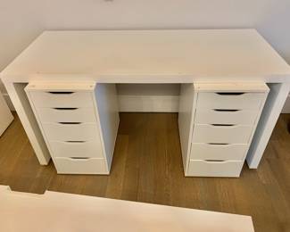 $250 - Desk with 2 file cabinets (detatched)- 29.75" H, 59.5" W, 27.5" D 