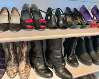 Overview large selection designer shoes - most size 9