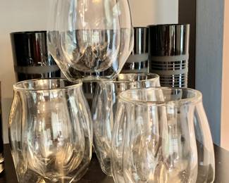 $24 - Set of 4 handblown glasses - each 4" H, 2.5" diam