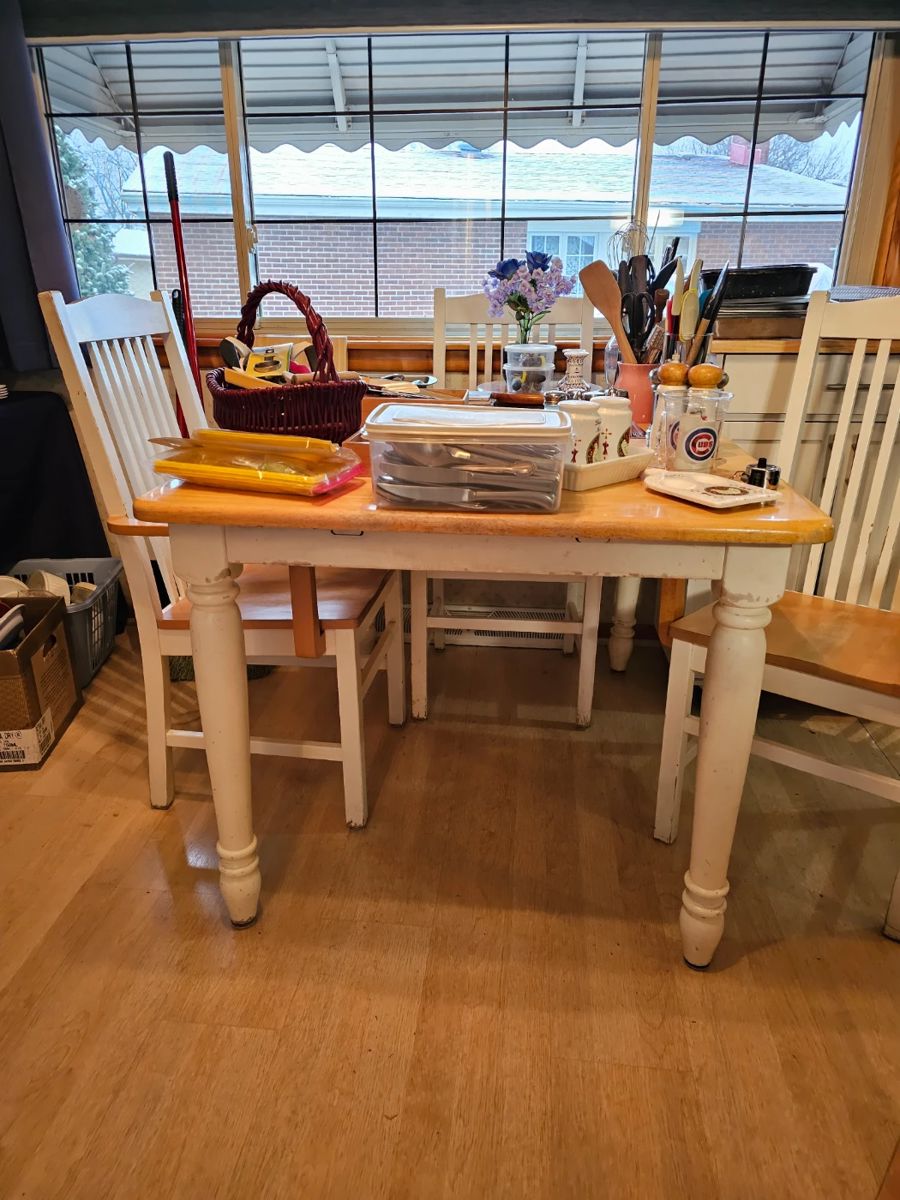 Cait's Chicago Heights Estate Sale 50... starts on 12/15/2023