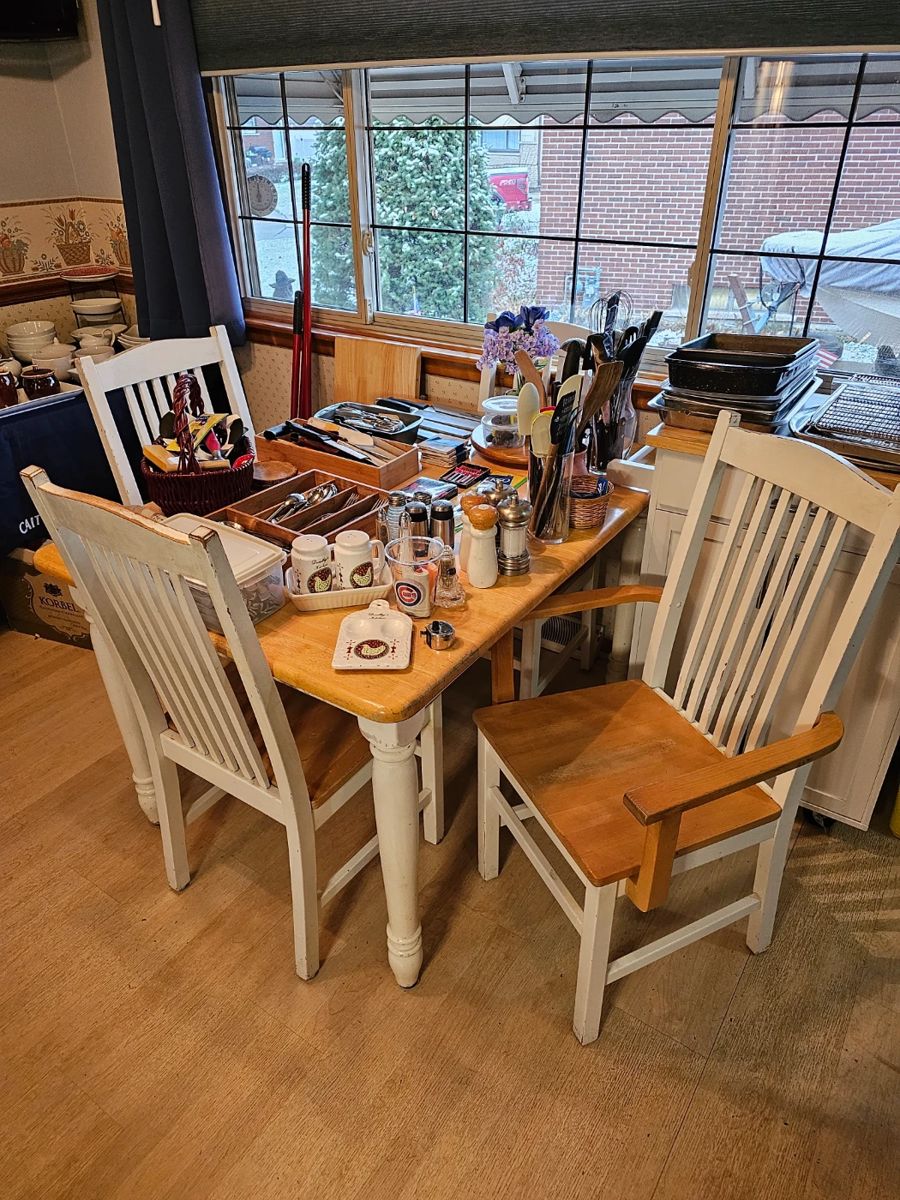 Cait's Chicago Heights Estate Sale 50... starts on 12/15/2023