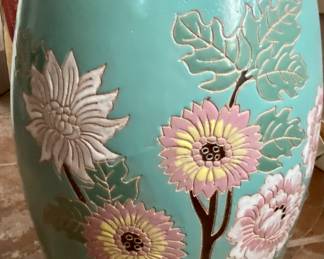 Pier 1 barrel garden stool