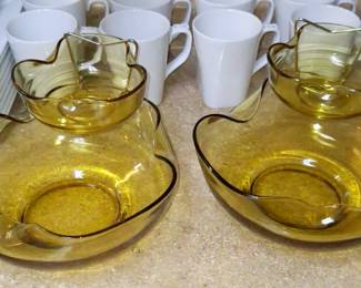 Vintage chip and dip bowls, with boxes.