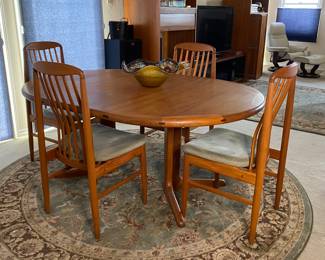 Benny Linden teak chairs, teak dining table