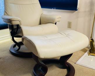 Ekorne Stressless leather chair & ottoman
