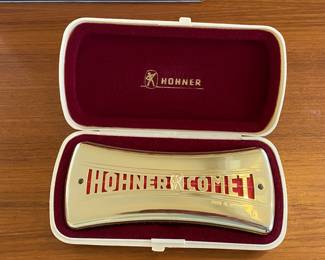 lots of nice vintage harmonicas