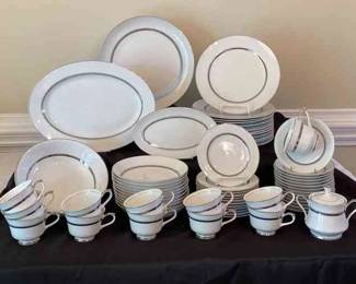 Empress China Crown Platinum 1836 67 pcs