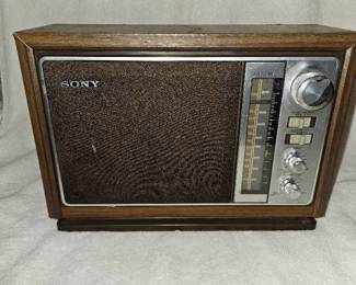 Vintage Sony working radio