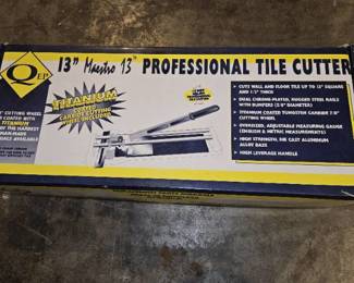 Manual tile cutter