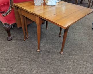 Drop leaf side table