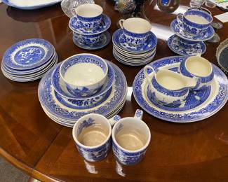 Blue willow china set