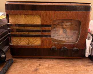 Authentic Retro Radio