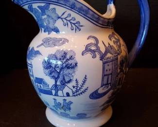 Vintage Blue/White Willow Jug (9")