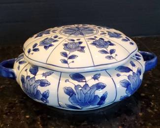 Ceramic Blue/White Floral Soup Tureen