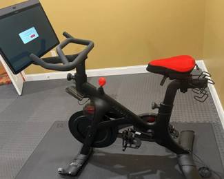 Peloton Bike and Peloton floor mat ,Peloton water bottles