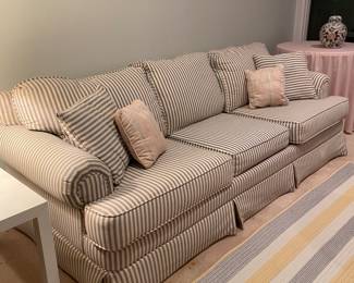 Alan White Upholstered Pull-out Couch