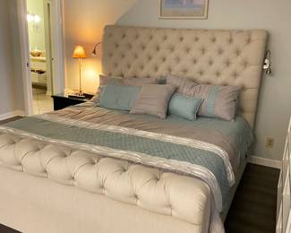 King Upholstered Sleigh Bed 