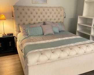 King Upholstered Sleigh Bed 