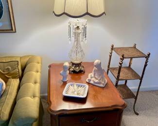 pair of Bassett French Provincial end tables, crystal lustre lamps