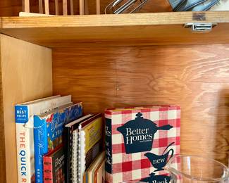 cookbooks, measuring cups