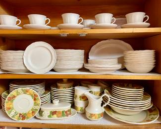 set of Metlox Vernon Ware Della Robbia dishes, Wedgwood Queen's Plain dish set