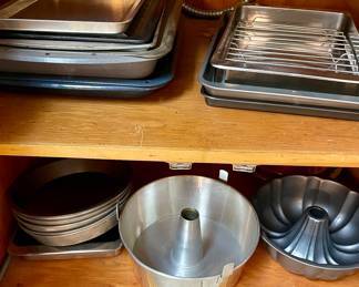 baking pans and cake pans