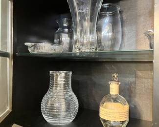 Various glass items 