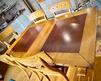 Dining table with leaf and 6 chairs