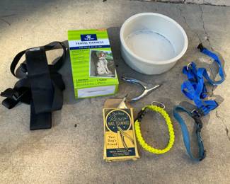 Dog Harnesses & Nail Clippers
