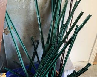 Metal & Plastic Yard Stakes, Wire Fencing Pieces

