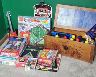 Vintage Toy Box & Board Games (LPO)