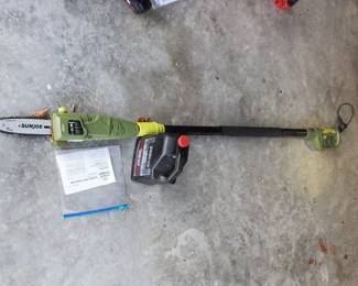 SUNJOE Electric Pole Chainsaw w/Bar Oil. (LPO)