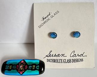 Susan Card Dichrolux Glass Stud Earrings & Pendant/pin
Lot #: 9