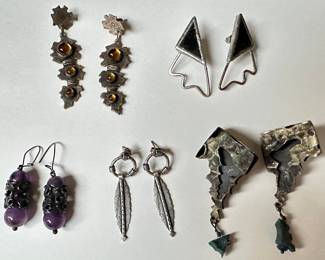 5 Pairs Vintage Earrings
Lot #: 105
