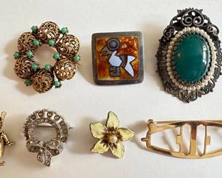 7 Vintage Pins: Coro Duette, Rhinestone, Enamel & More
Lot #: 127