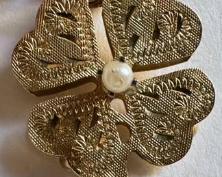 Vintage 18 Karat Gold Rhythm Jewelry Charm Bracelet With 7 Charms: Charms Mostly 14 Karat Gold Or Sterling
Lot #: 38