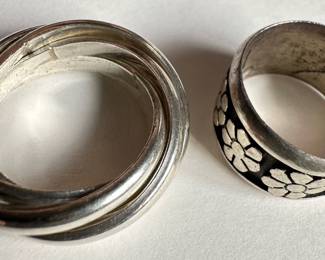 Vintage Mexico 925 Sterling Silver 5 Cluster Ring & Other Ring, Size 8
Lot #: 78