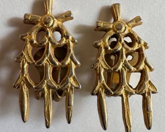 Vintage 1974 Artisan Clip-On Earrings From Museum Of Modern Art
Lot #: 108