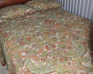 Another View of the Absolutely Stunning Queen Sized- Pottery Barn 4-Piece Duvet Set with 3 Standard Shams $145 Set 