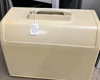 Visual of the Sears Kenmore Sewing Machine Carrying Case