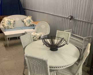 Great antique white wicker furniture!! Including an Antique White Wicker 42” Round Pedestal Dining Table with 4 Matching Chairs, $450 