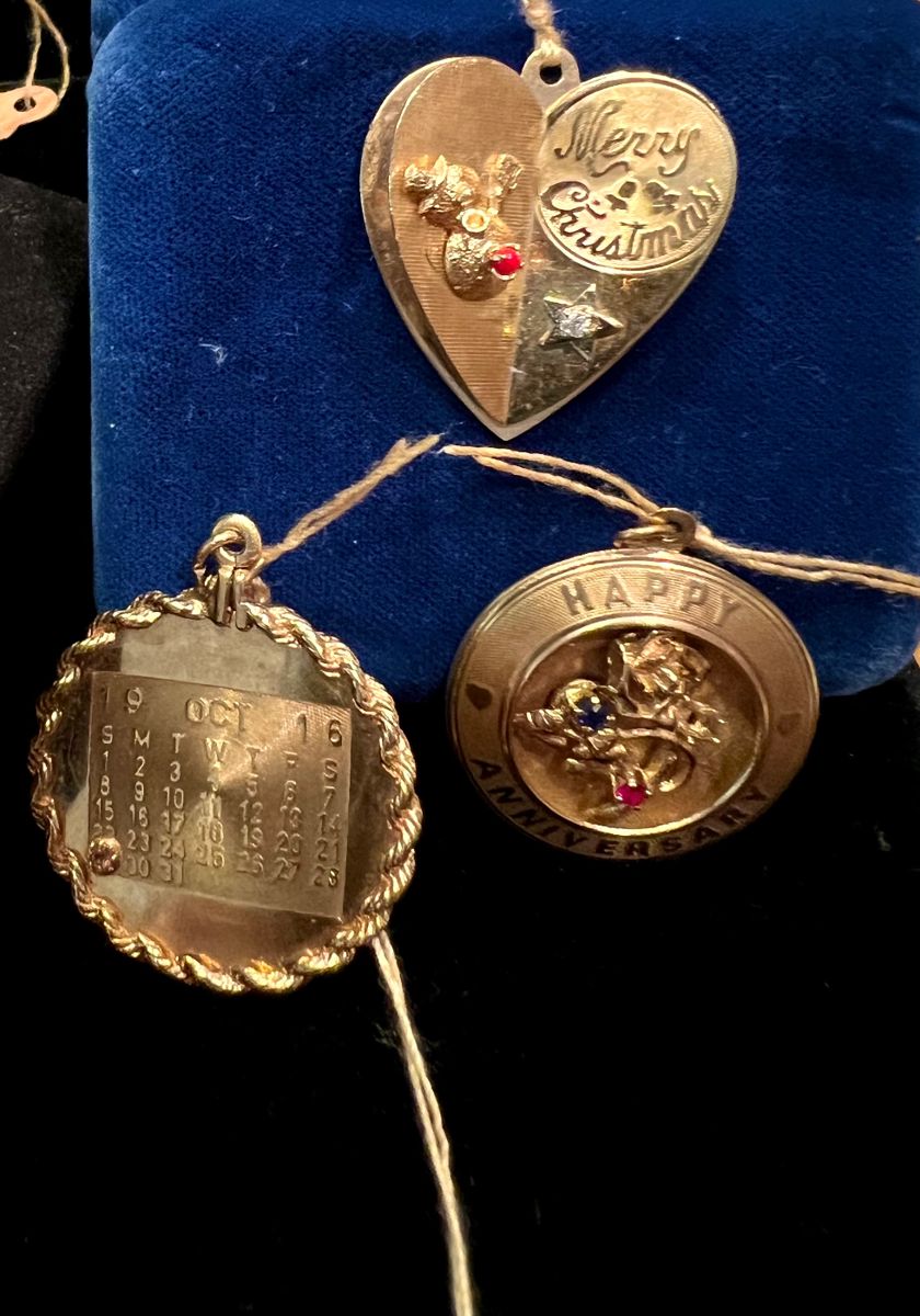 Middlesex Estate Sale GOLD JEWELRY Collectibles starts on 12/16/2023