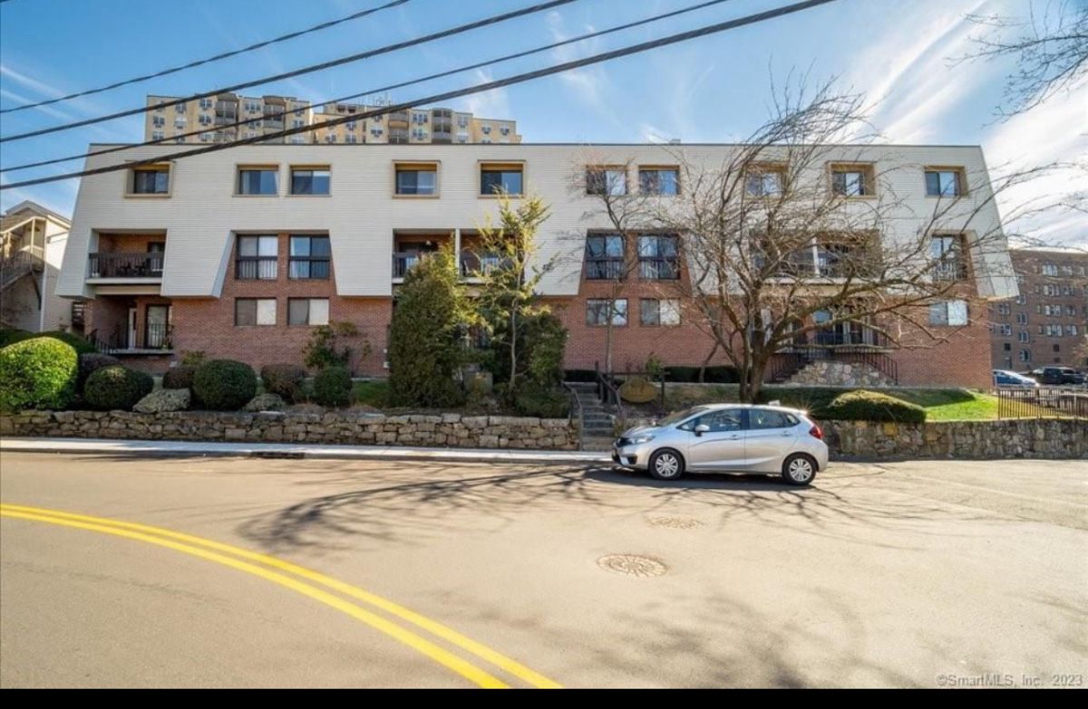 Estate Sale American Primitive in Stamford, CT starts on 12/9/2023