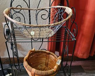 Collapsable shelf and some neat baskets