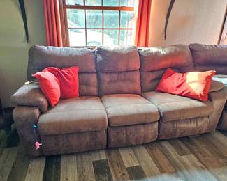 three seat her of the seating unit