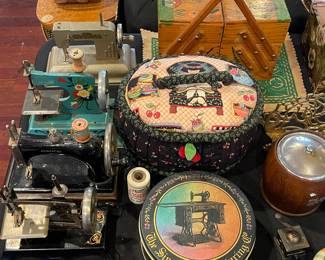 Vintage mini sewing machines 