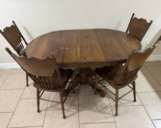 Country Style Solid Wood Dining Table and 4 Chairs