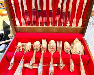 Silverplate set.