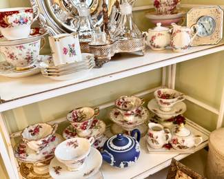 Tea cups and saucers.